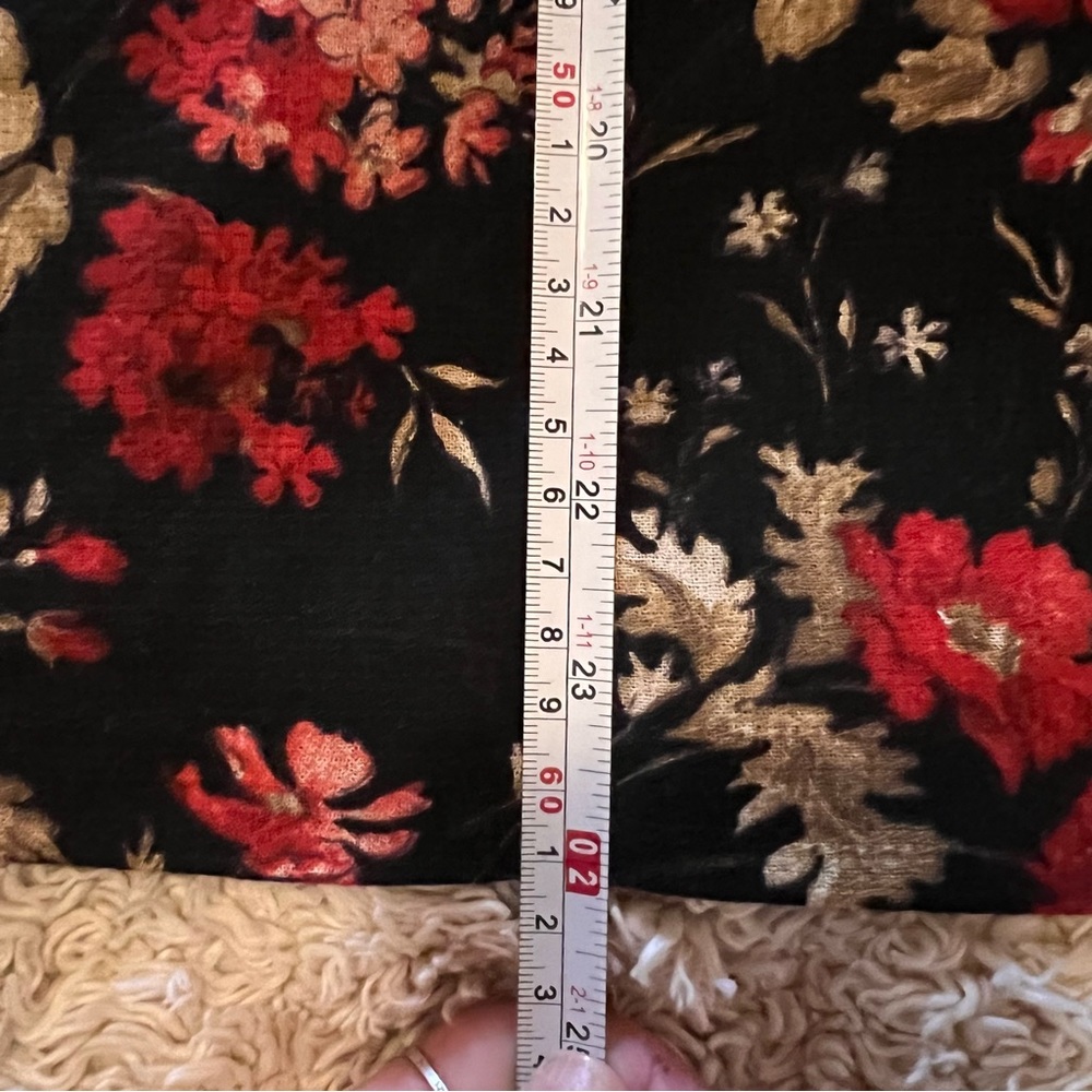 LIZ CLAIBORNE Vintage Skirt Set Black w Flowers Button Top Straight Skirt Size 8 - Picture 11 of 12